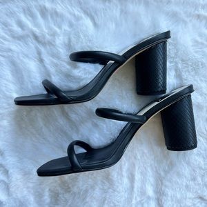 Dolce Vita 8.5 black heel sandals strappy block
